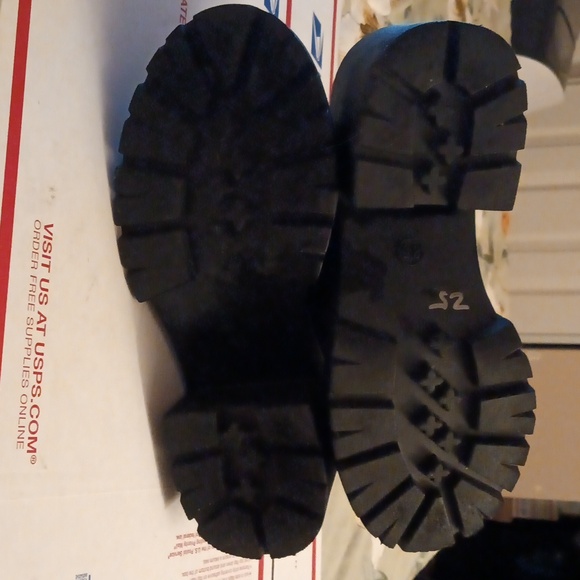 Madden Girl Mary Jane Platforms - Picture 7 of 9